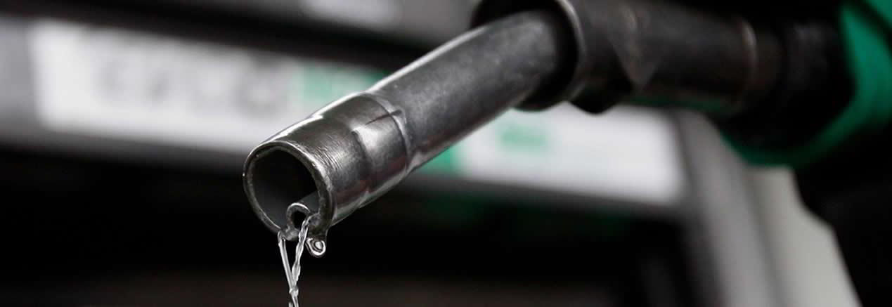 El riesgo de utilizar vestimenta inapropiada para manipular combustibles
