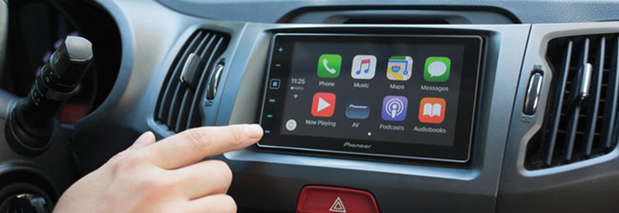 Pantallas táctiles en automóviles ¿es una buena idea?
